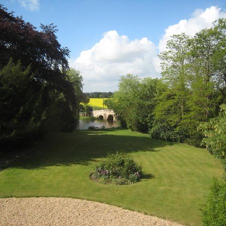 Castle Farm Guest House Peterborough Exterior photo
